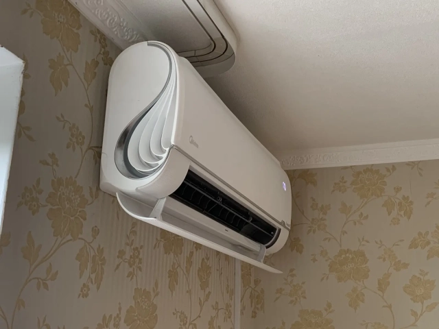 Кондиционер MIDEA Серии BREEZLESS - 3