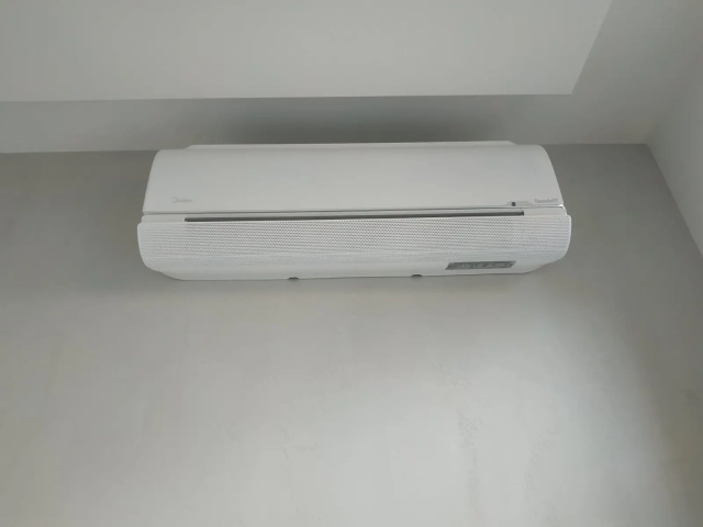Кондиционер MIDEA Серии BREEZLESS - 15