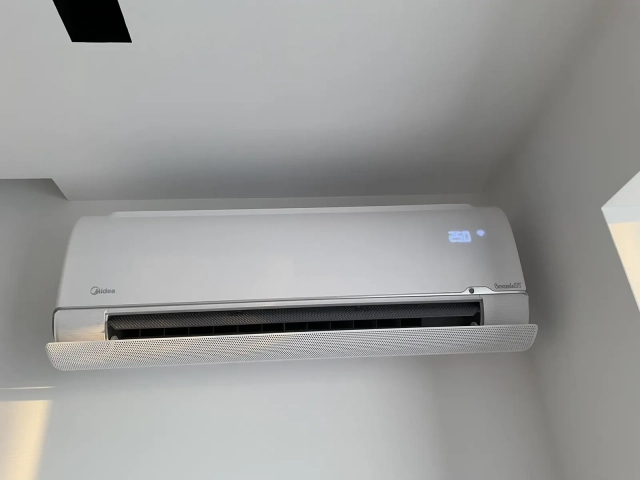 Кондиционер MIDEA Серии BREEZLESS - 9
